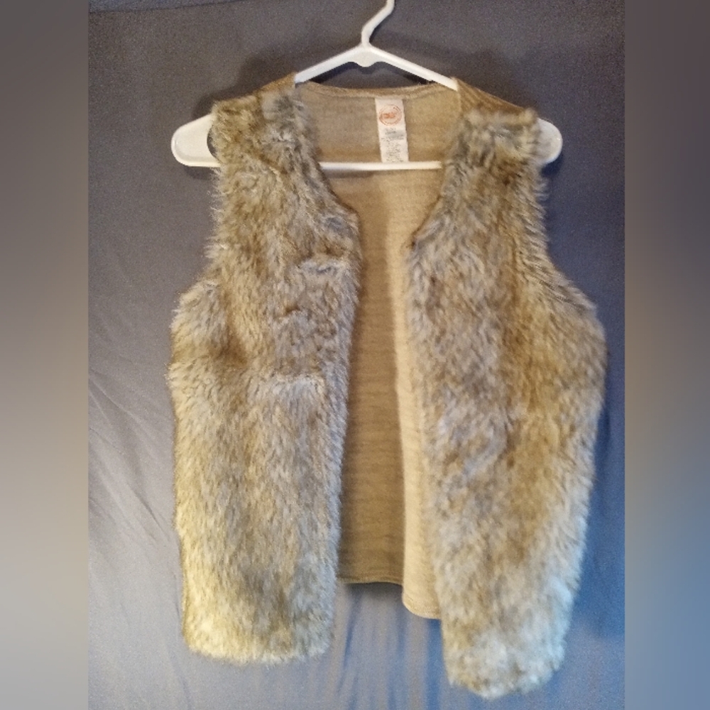 Wonder Nation Faux Fur Vest